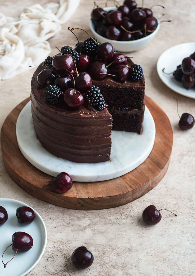 Bigwishbox Special Blackforest Cake 2kg With Cherries On Top | Birthday/Anniversary  Cake | Sameday/Nextday Delivery : Amazon.in: Grocery & Gourmet Foods